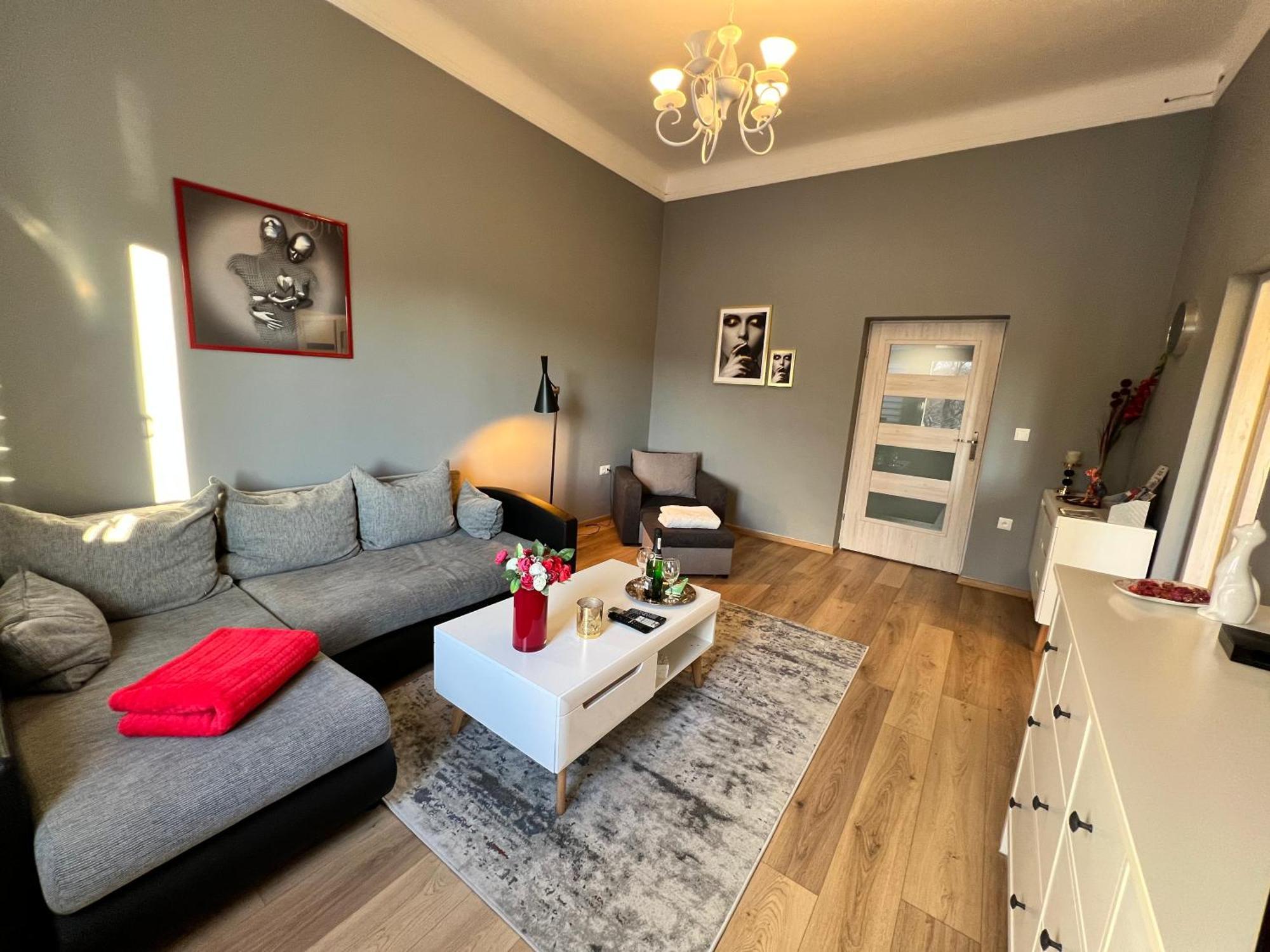 Wolnosci 21 Jelenia Gora Apartment Ngoại thất bức ảnh